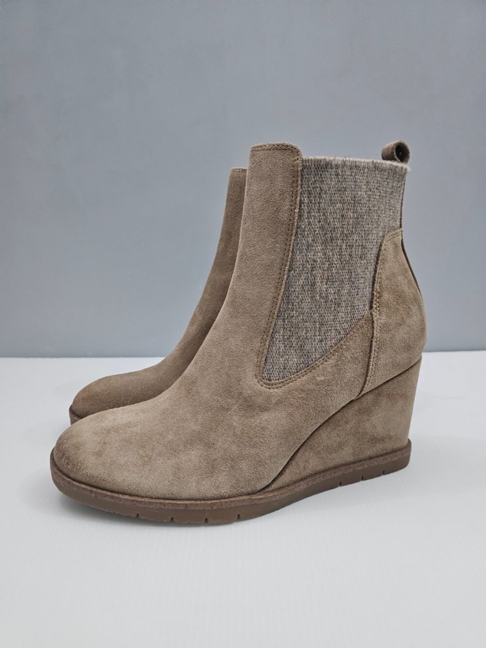 Sofft Monica Waterproof Chelsea Wedge Ankle Boots Womens 9.5 Barley Suede